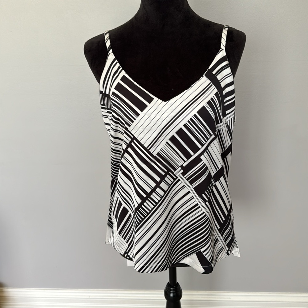 V-neck reversible black-and-white sleeveless top